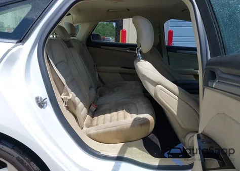 2014 Ford Fusion Se z USA, uszkodzony, nr VIN 1FA6P0H72E5369921